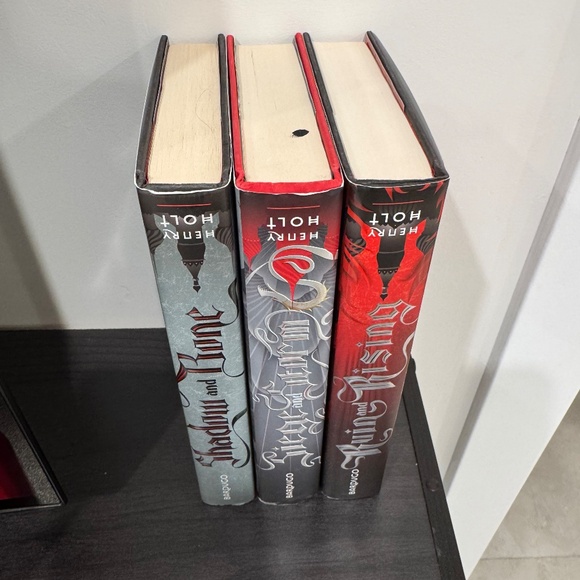 SIGNED Shadow & Bone Trilogy by Leigh Bardugo - Picture 2 of 8